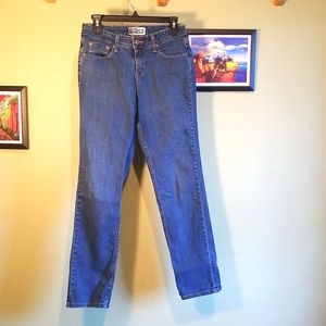 Womens Signature Mid Rise Straight Jeans Size